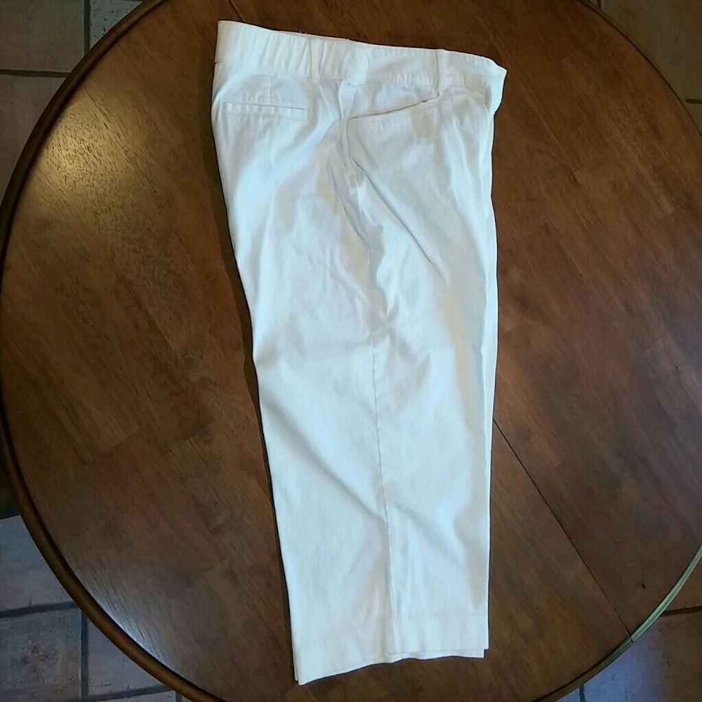 Croft&Barrow white capris